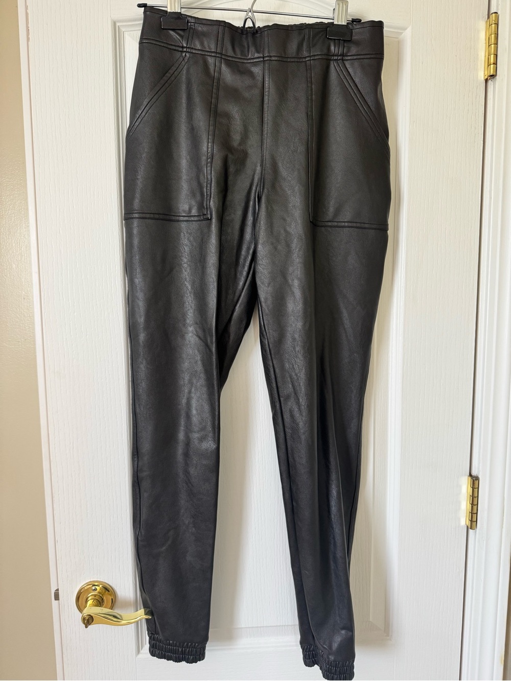 Spanx Faux Leather Jogger Pants Black Size Medium Pull-On Tapered Leg